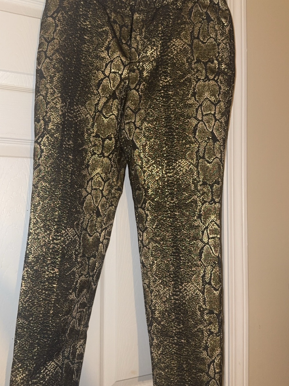 Snake-Print Reptile Habitat Cover - Metallic Green
